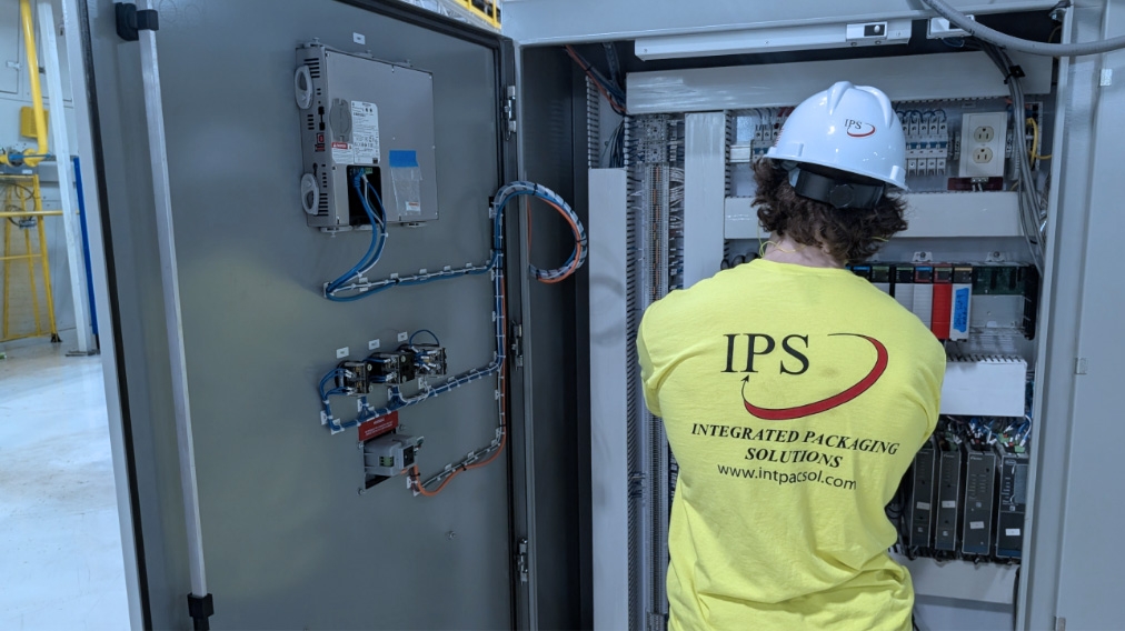 IPS worker fixing circuit board